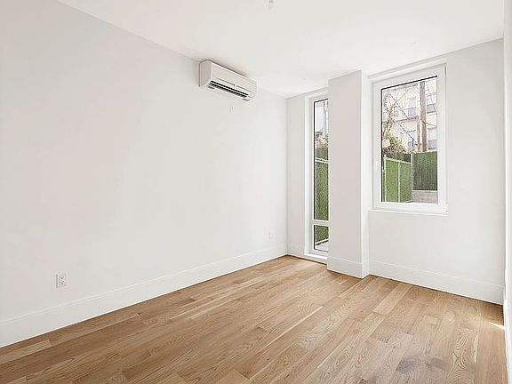 5th image of 183 McGuinness Blvd APT 1C