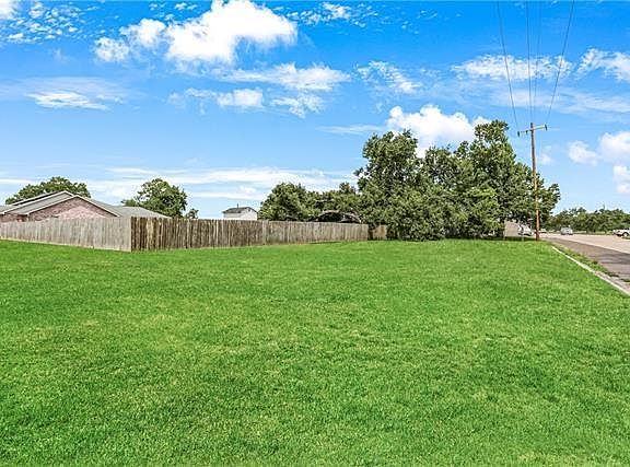 5th image of 2532 Margaret Ln
