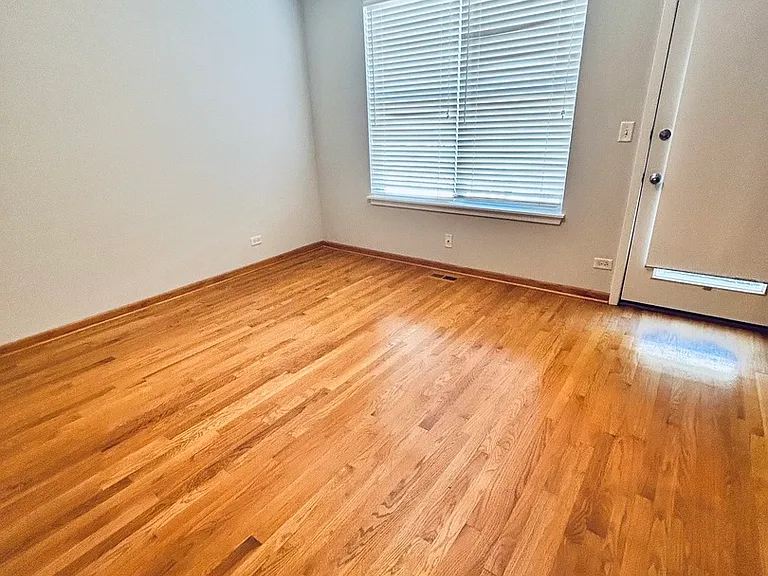 3209 N Drake Ave #H — Photo 4