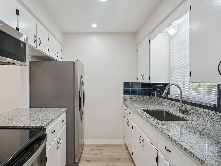 791 Lake Ave #6 — Photo 2