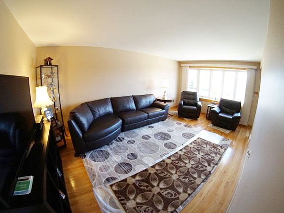 4th image of 8010 Melvina Ave