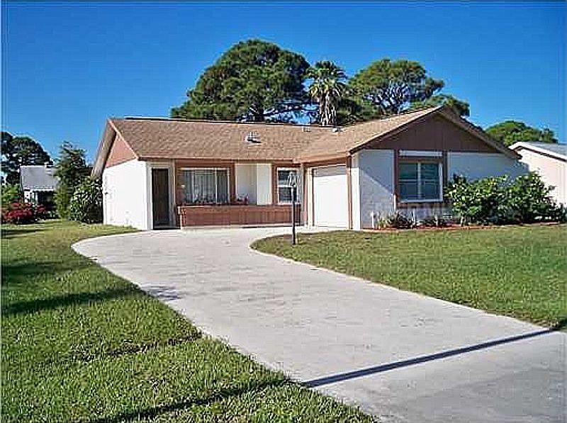 1st image of 6784 Long Moss Ln