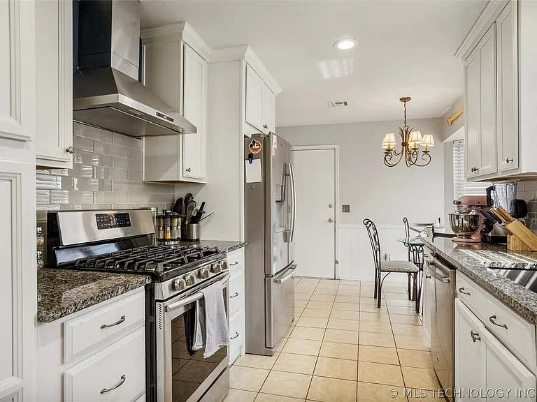 8940 E 16th Pl — Photo 10