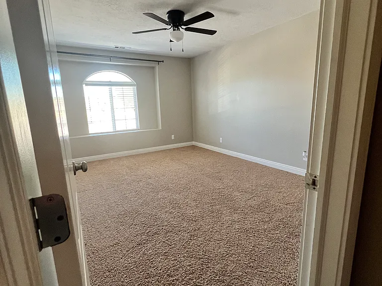 630 Spring Cir #C — Photo 7