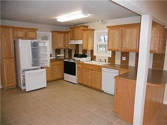 3rd image of 604 Santa Fe St