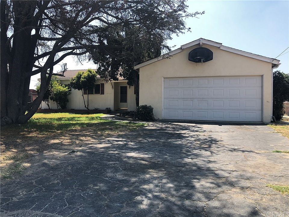 1st image of 18069 Hibiscus St