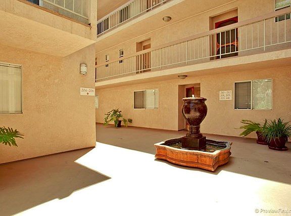 5th image of 1001 Belmont Ave Unit 312