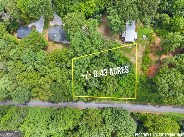 6317 Falcon Ln, Gainesville, GA 30506