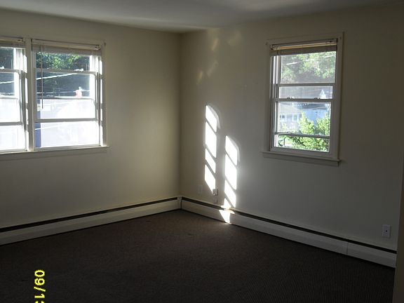 4th image of 7 Fern St APT 8