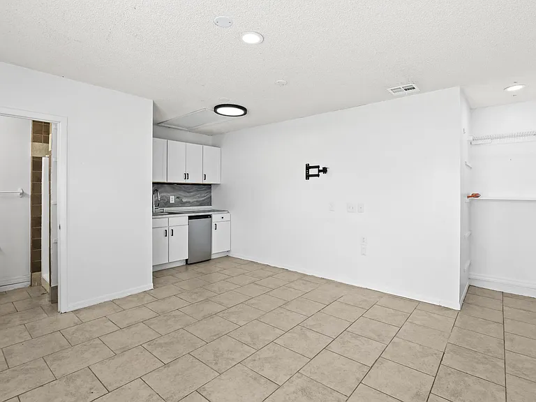 4026 SW Kallen St #B — Photo 5