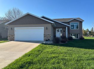 1816 Spruce Grove Trl, Detroit Lakes, MN 56501