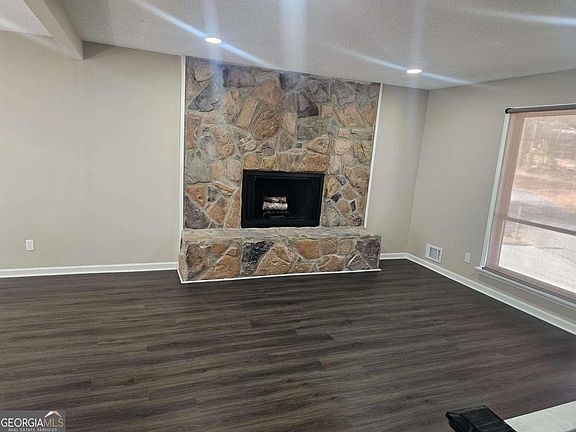 2nd image of 2605 Northbrook Rd