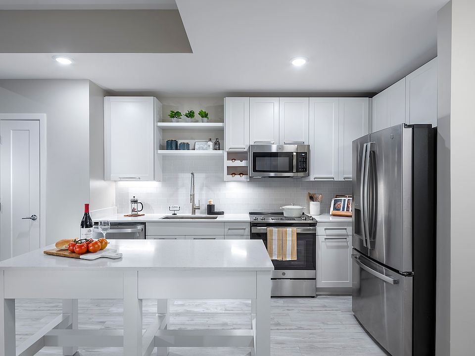 1st image of 800 Rockwell Ave #770