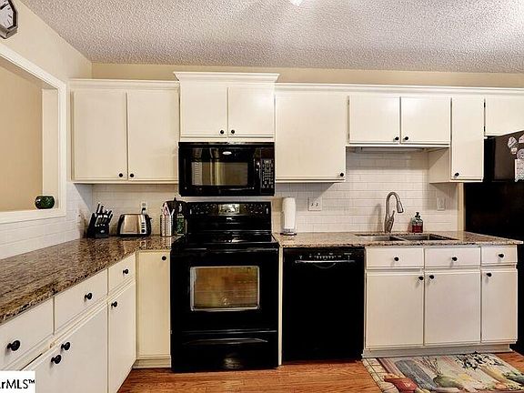 5th image of 27 Forest Lake Dr
