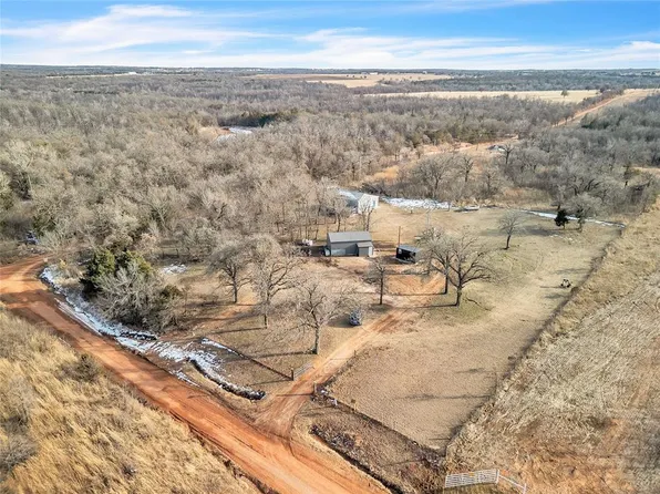 4251 E Camp Dr, Guthrie, OK 73044