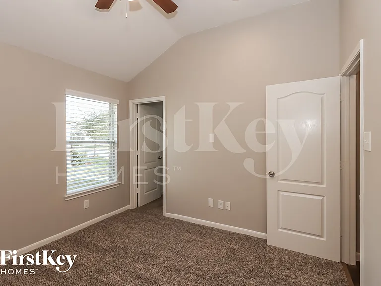6011 Little Grove Dr — Photo 13