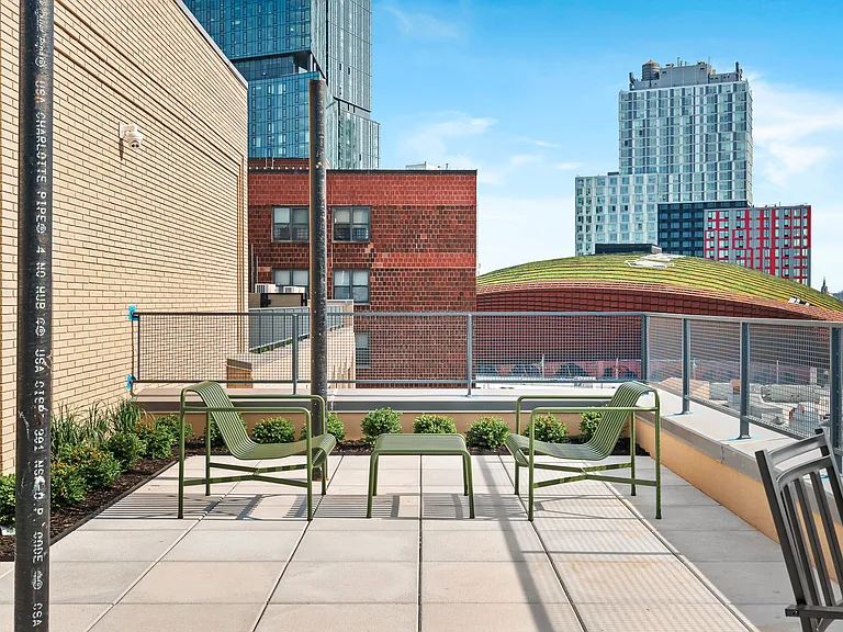 151 S Elliott Pl #8I — Photo 26