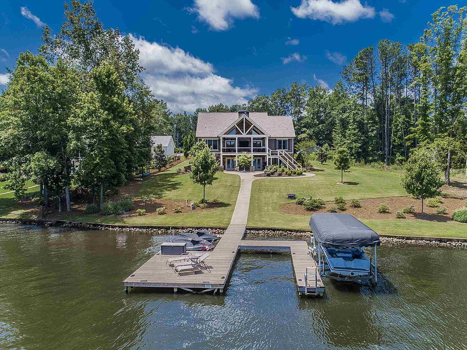 1st image of 157 Lake Forest Dr