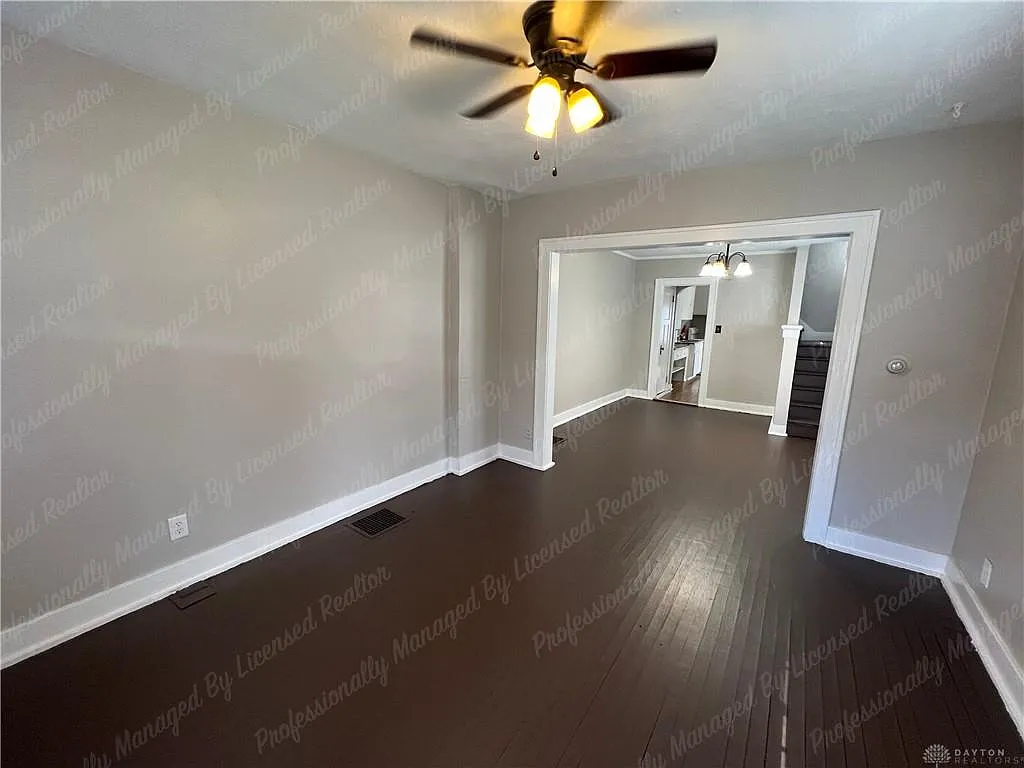 2 bed, 1.0 bath, $950 — Photo 2