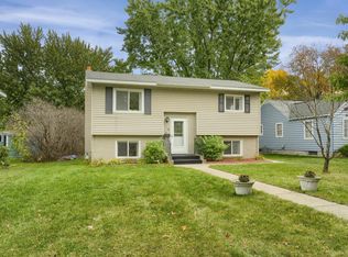 902 River Ave S, Sauk Rapids, MN 56379