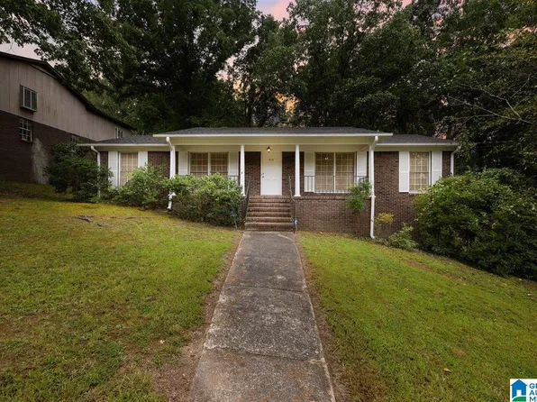 613 Tupelo Rd, Center Point, AL 35215