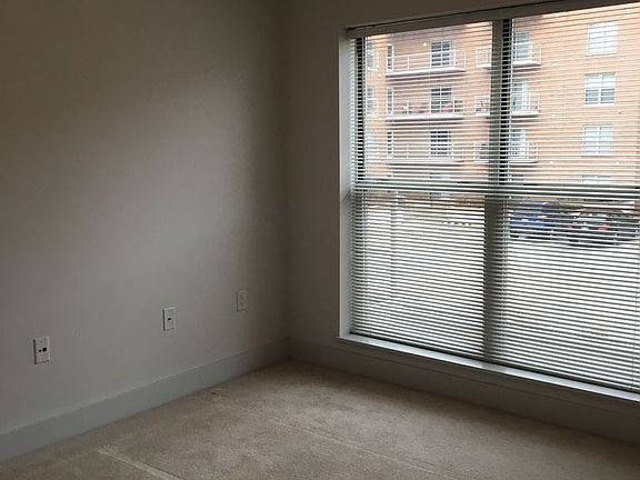4th image of 132 N Jefferson St APT 350