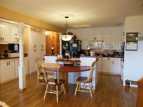 4th image of 31 Zahns St