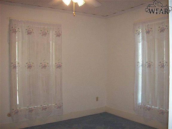 3rd image of 1010 Wesley Dr