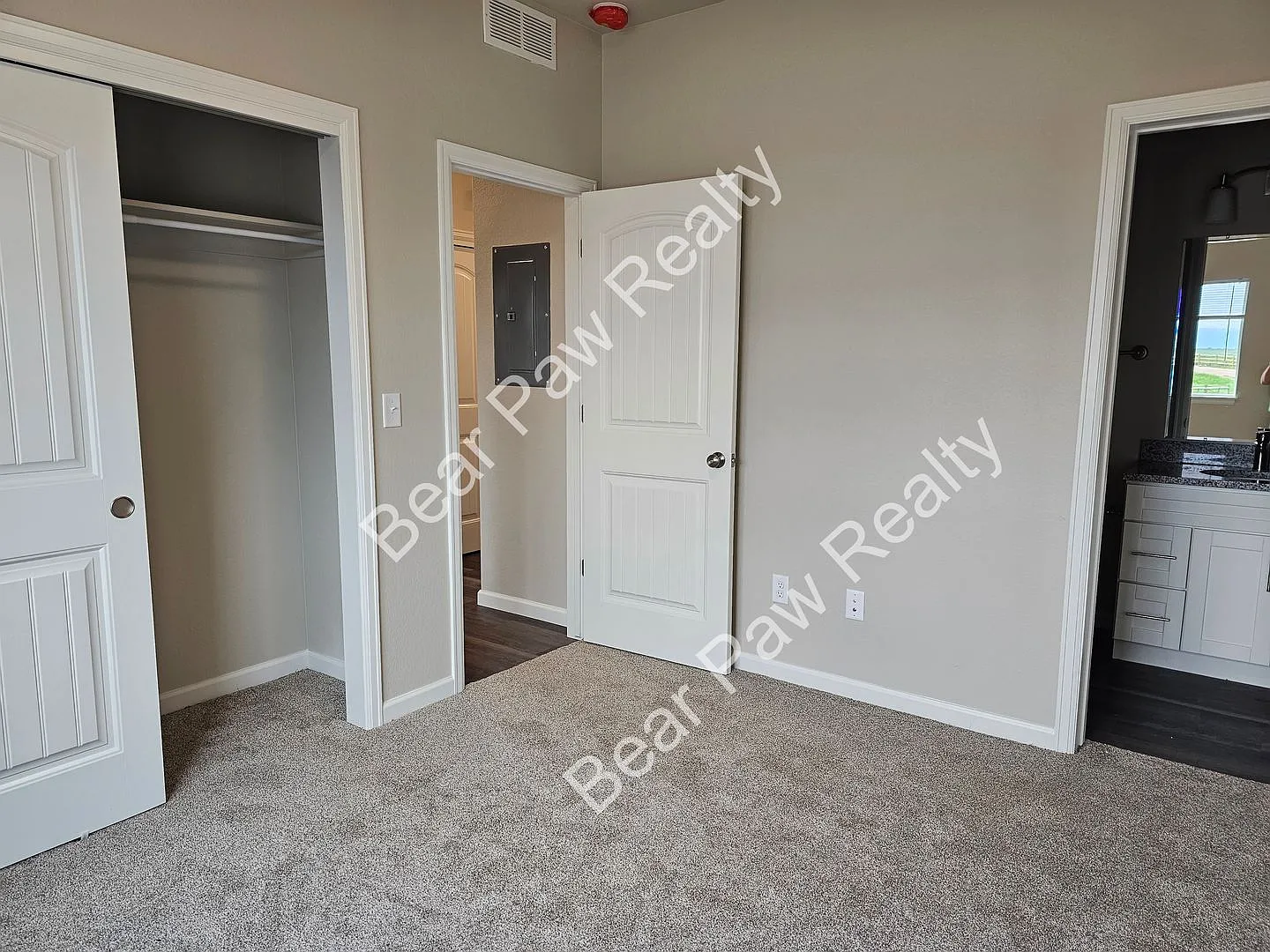 1615 Richard Martin — Photo 3