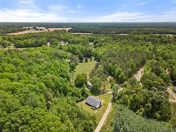 3rd image of 9514 Holly Tree Ln