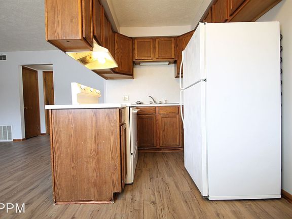 3rd image of 1056 S 29th St APT 2