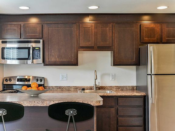 2015-05-28_Lake Village Apartments-004-2_edited
