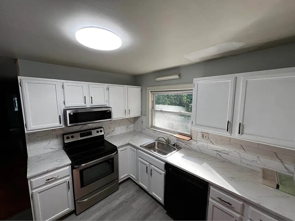 2 bed, 976 sqft, $2,800 — Photo 3