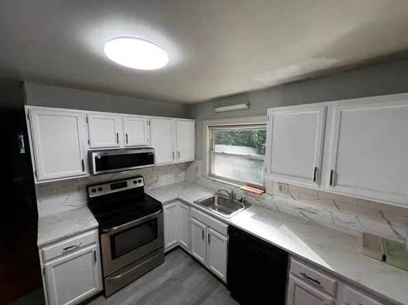 253A Lexington St Floor 2, Woburn, MA 01801
