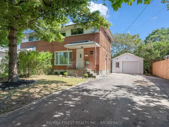 330 Meadowcrest Rd, Kingston, ON K7M 3S3