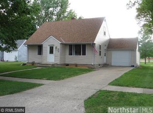604 N Main St, Winthrop, MN 55396