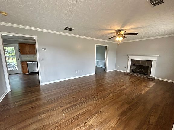 4th image of 1218 Waterford Dr