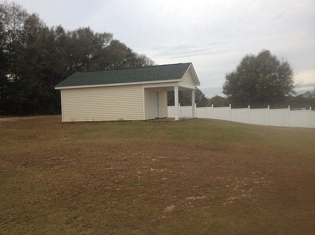 2nd image of 1068 Iris Rd