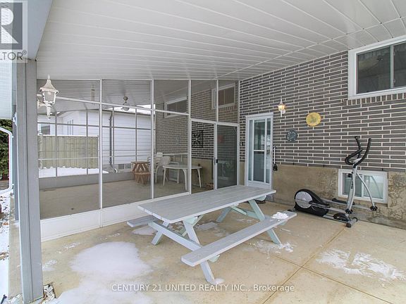 4th image of 636 Cameron St #1