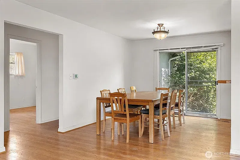 4 bed, 1531 sqft, $3,100 — Photo 4
