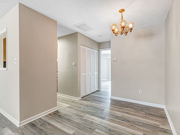 4th image of 105 Beacon Way
