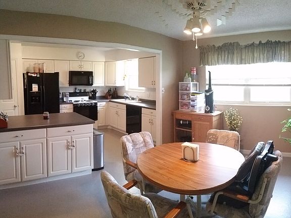 3rd image of 5386 Stonehurst Dr