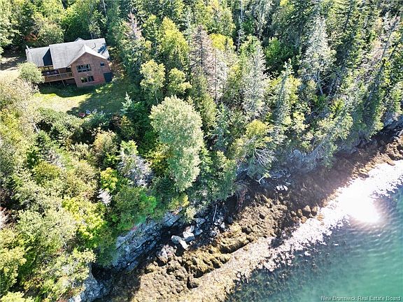 4th image of 389 Bunker Hill Rd