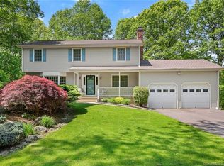 105 Princeton Dr, Shelton, CT 06484