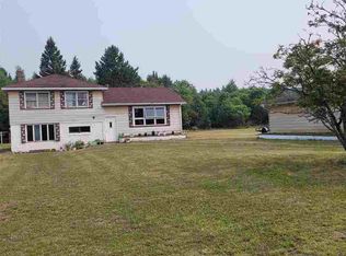 114 E Wilderness Rd, Negaunee, MI 49866