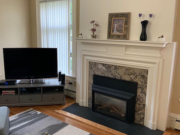 3rd image of 21 Strathallan Park APT 1A