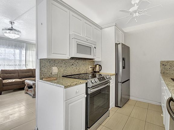 2nd image of 4008 Oakridge Dr #4008-A