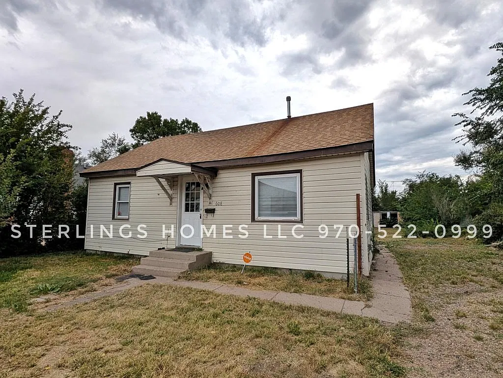 608 Phelps St — Photo 1