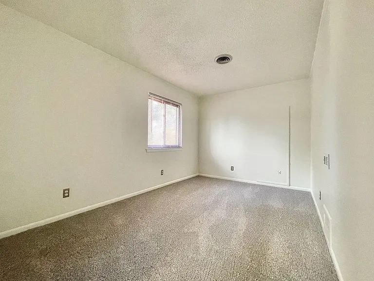 1723 Rueger St — Photo 22