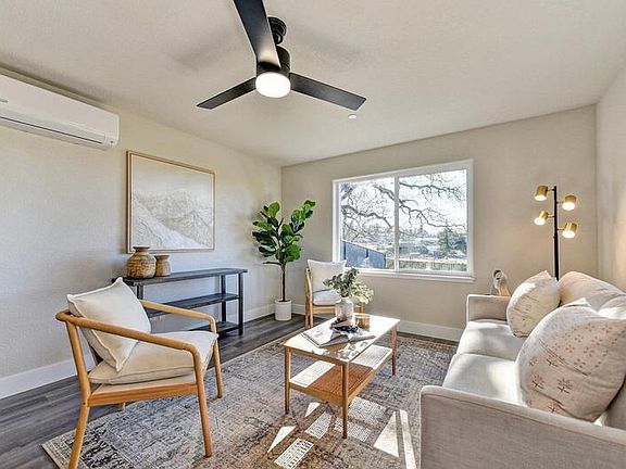 4th image of 2710 Commons Pl Unit B